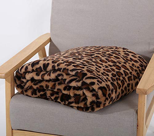 MYRU Velboa blanket folded to reveal brown leopard pattern and thickness.