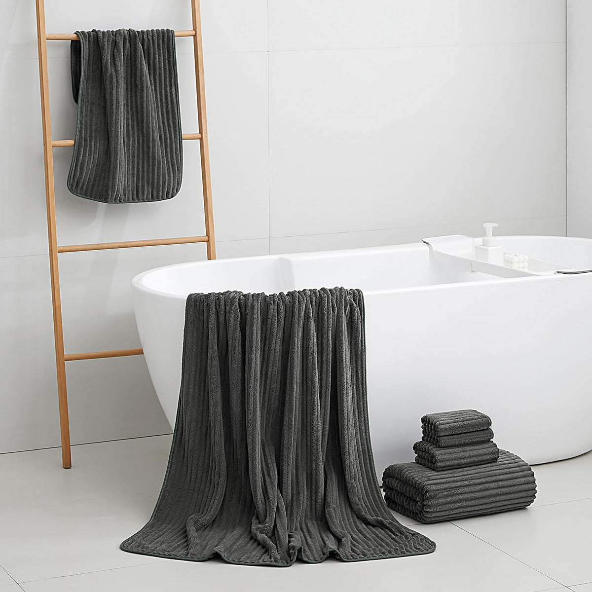 NALIVO towels close-up highlighting plush microfiber and absorbent feel