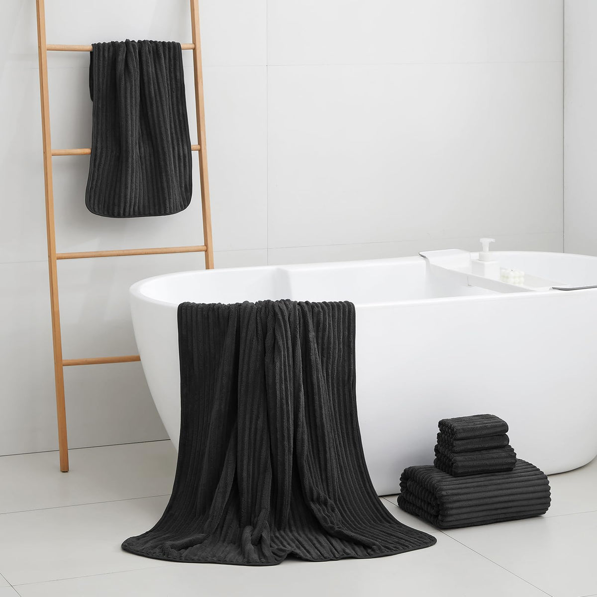 NALIVO microfiber absorption quick-dry bath sheet showing plush texture.