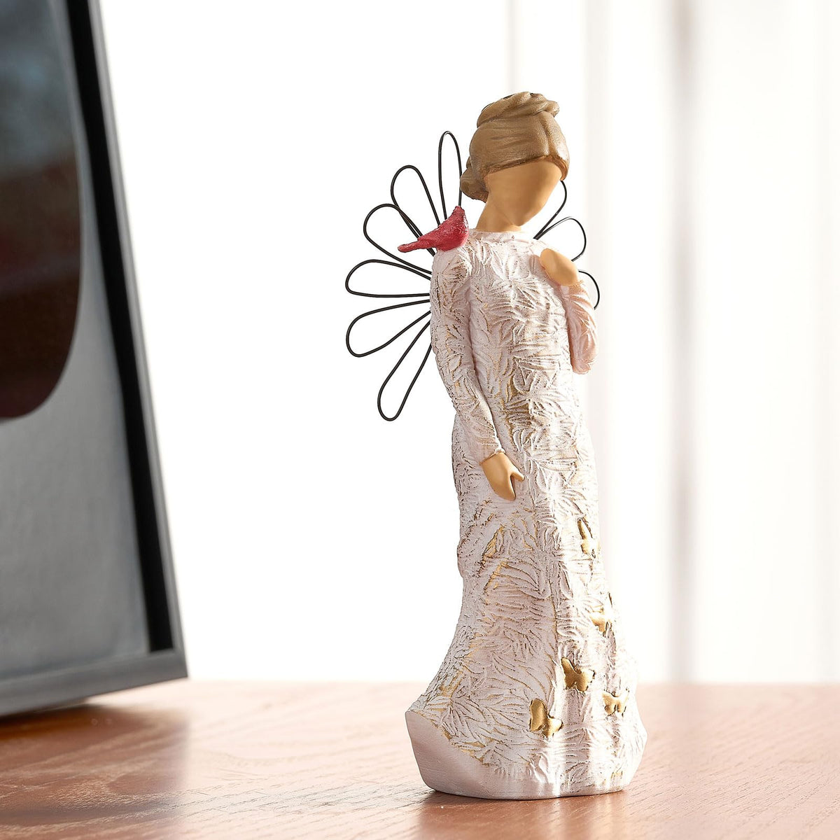 NAN ZAI NAN FANG Compact 5.9-inch angel for mantel or shelf display