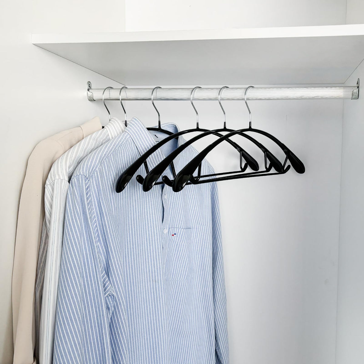 Nature Smile non-slip hangers simplify daily outfit changes with reliable grip.
