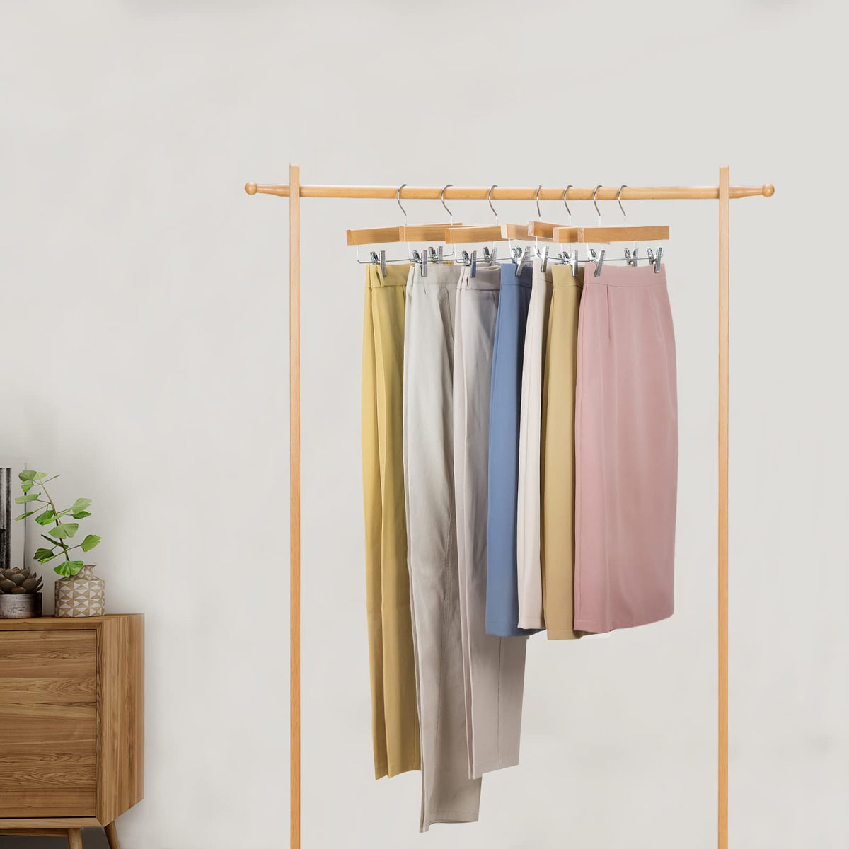 Nature Smile 28-pack provides ample wardrobe storage and organization