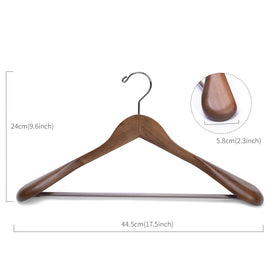 Nature Smile 360-degree-swivel-hook enables easy viewing of garments.