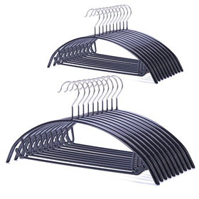 Nature Smile non-slip PVC hangers, front view, 20-pack in black for secure clothing