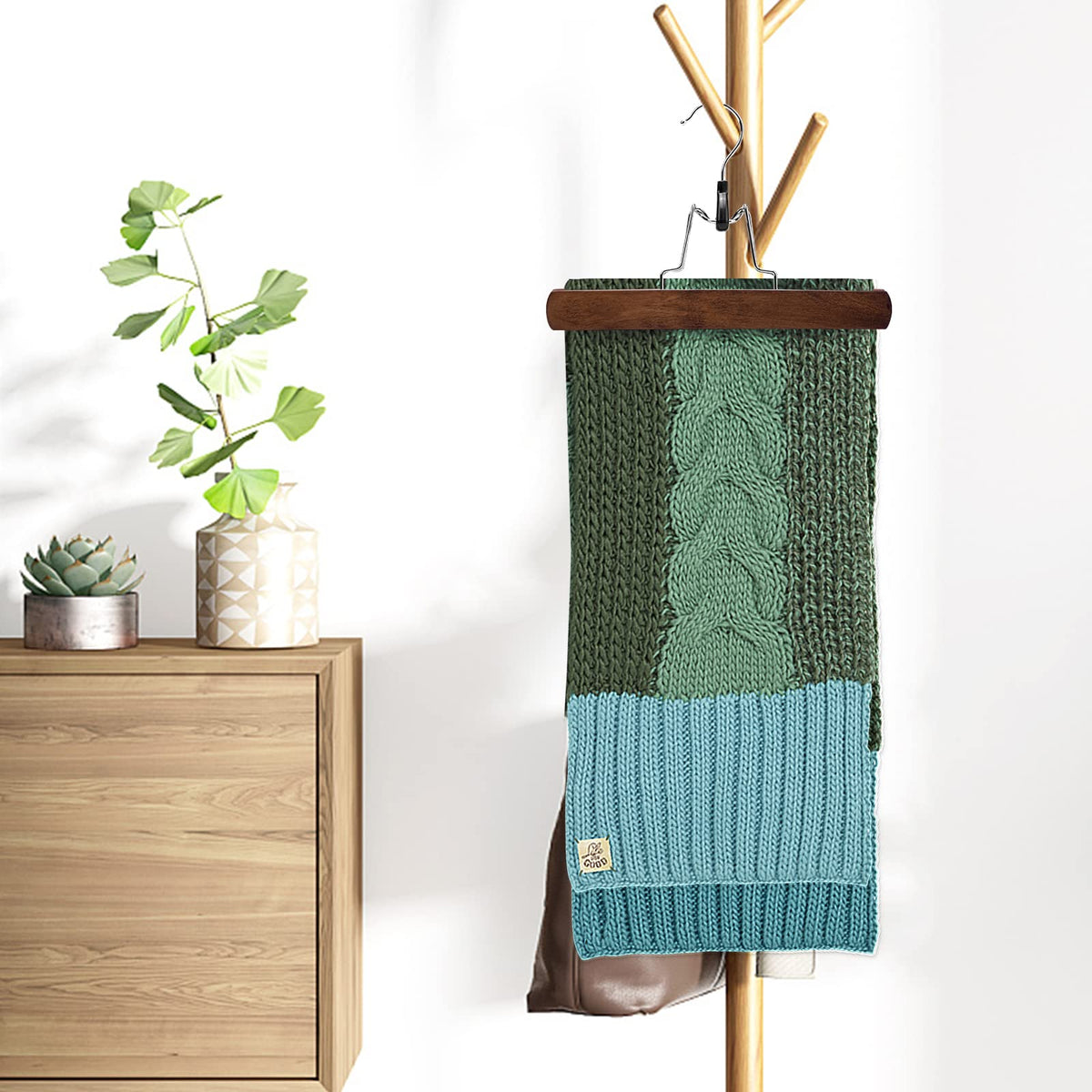 Nature Smile retro finish adds timeless closet style.