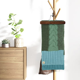 Nature Smile retro finish adds timeless closet style.