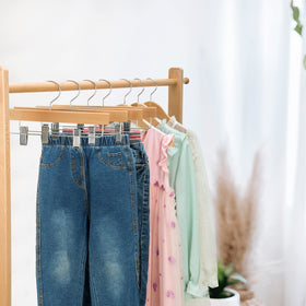 Nature Smile smooth surface protects clothing while keeping pants neatly aligned