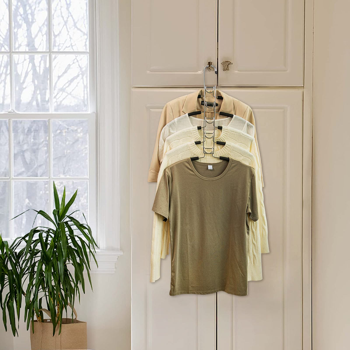 Nature Smile space-saving metal hanger compact design saves closet space.