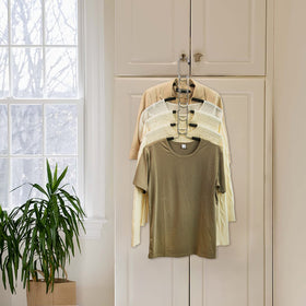Nature Smile space-saving metal hanger compact design saves closet space.
