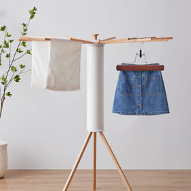 Nature Smile space-saving design creates a neater, more breathable closet.