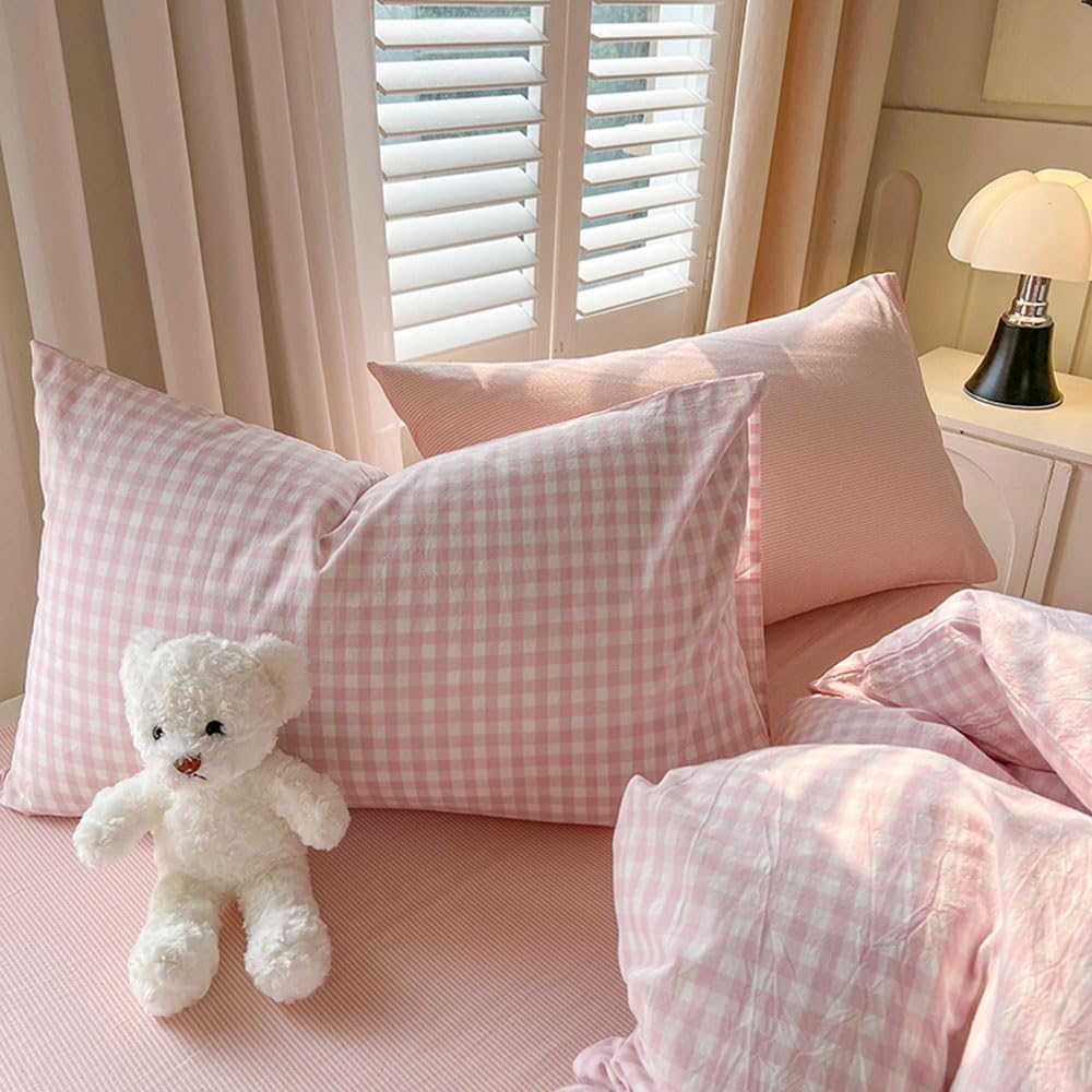 Nayoroom easy-care duvet set is machine washable for effortless refresh between seasons.