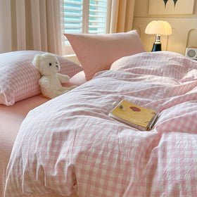 Nayoroom envelope closure pillowcase design simplifies pillow replacement with a neat finish.