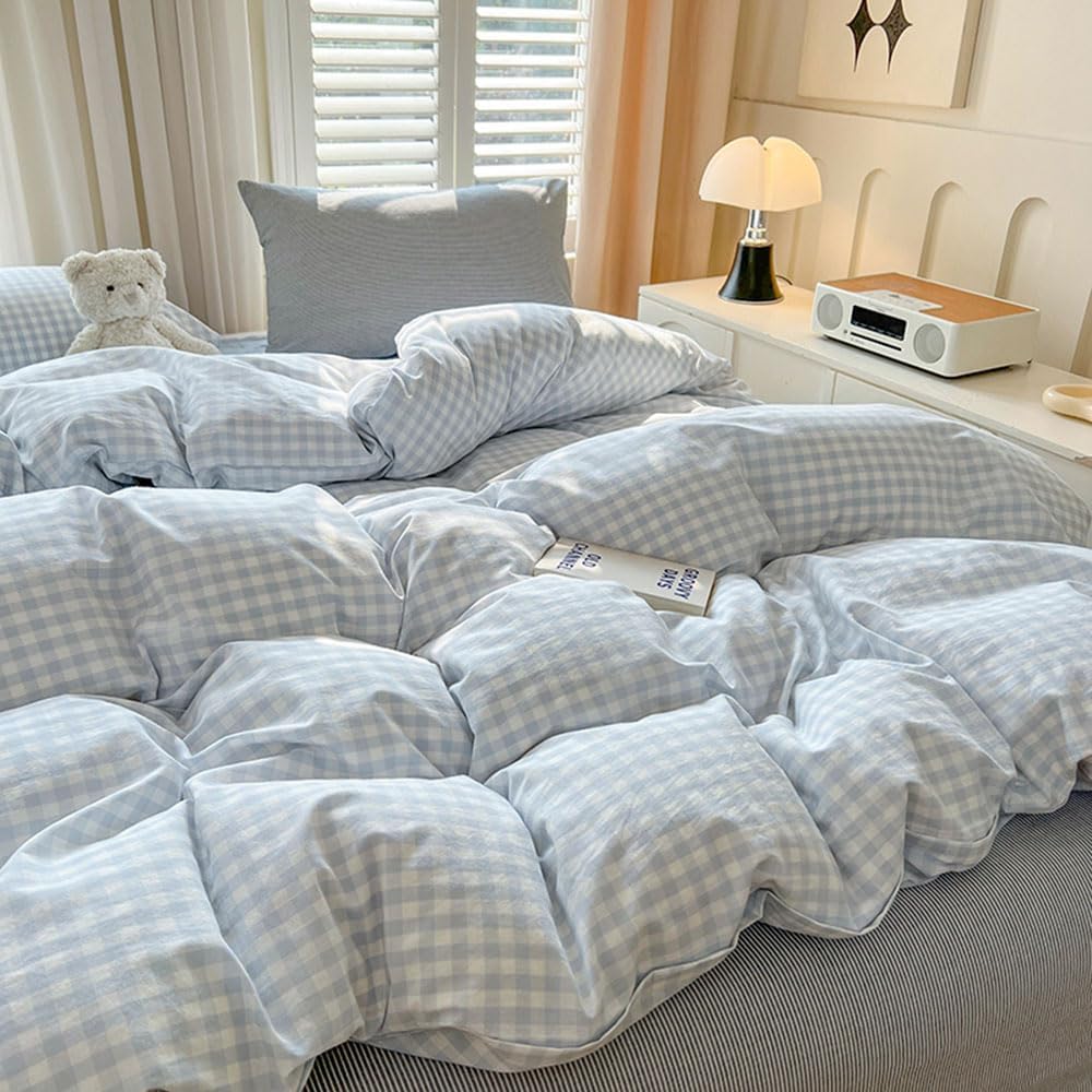 Nayoroom interior corner ties securely hold the comforter in place.