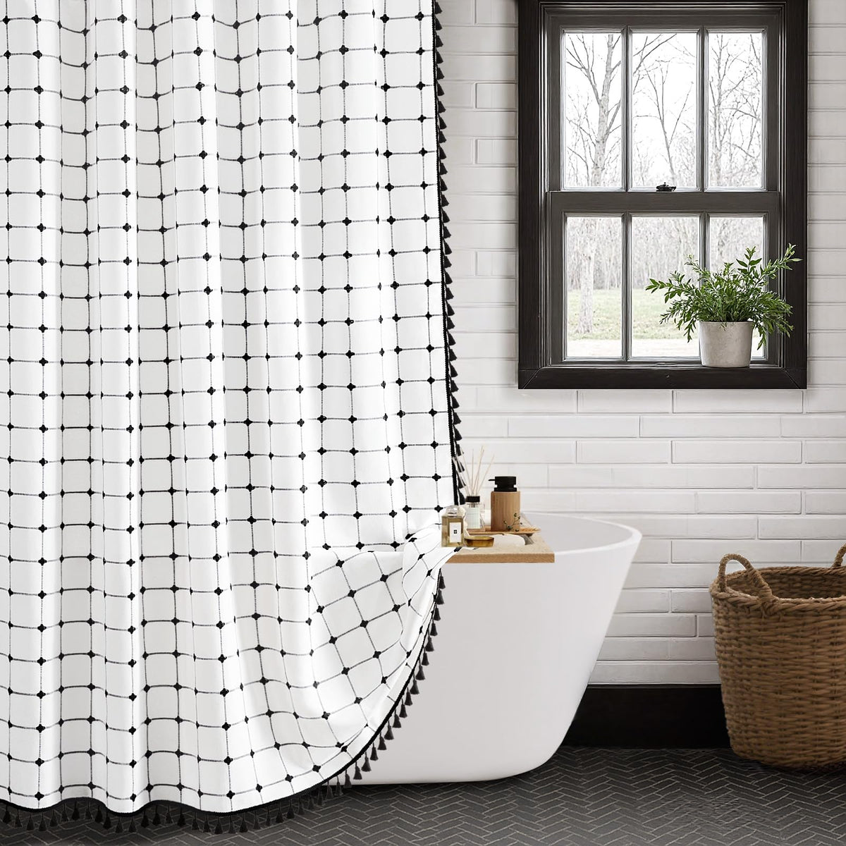 NDDYCU embroidered plaid detail adds texture to your shower space.
