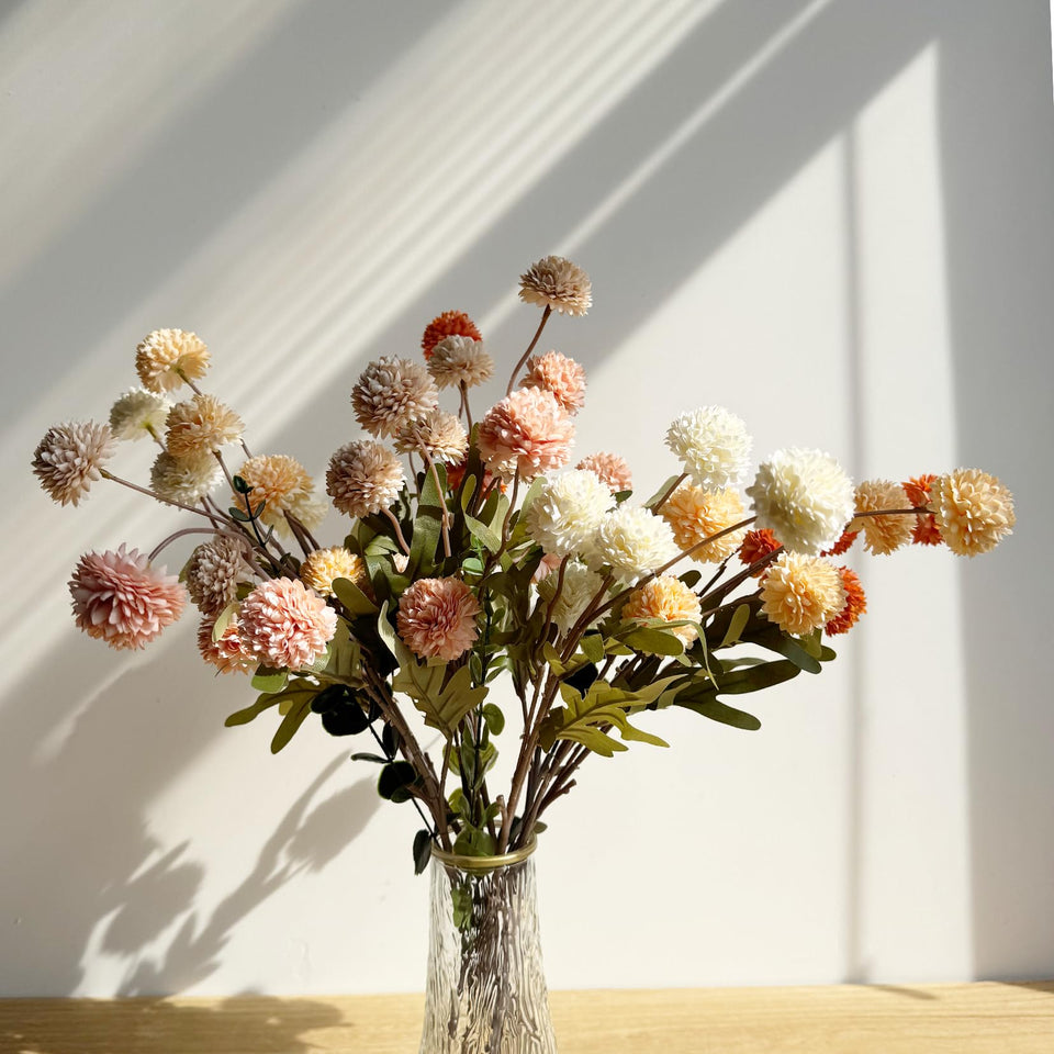 Neabuler kiku flowers on 10-piece stems for an elegant centerpiece.