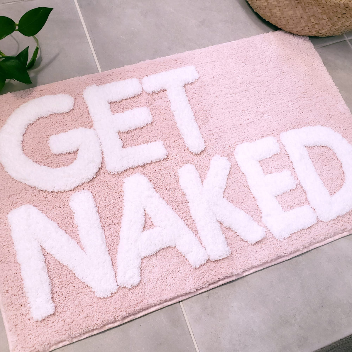 New Mungo Get Naked Bath Mat pink 31 x 20 inches fits compact bathrooms