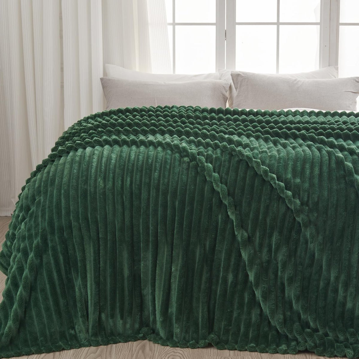 NEWCOSPLAY illuminated dark green ribbed throw highlighting cozy use