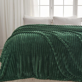 NEWCOSPLAY illuminated dark green ribbed throw highlighting cozy use