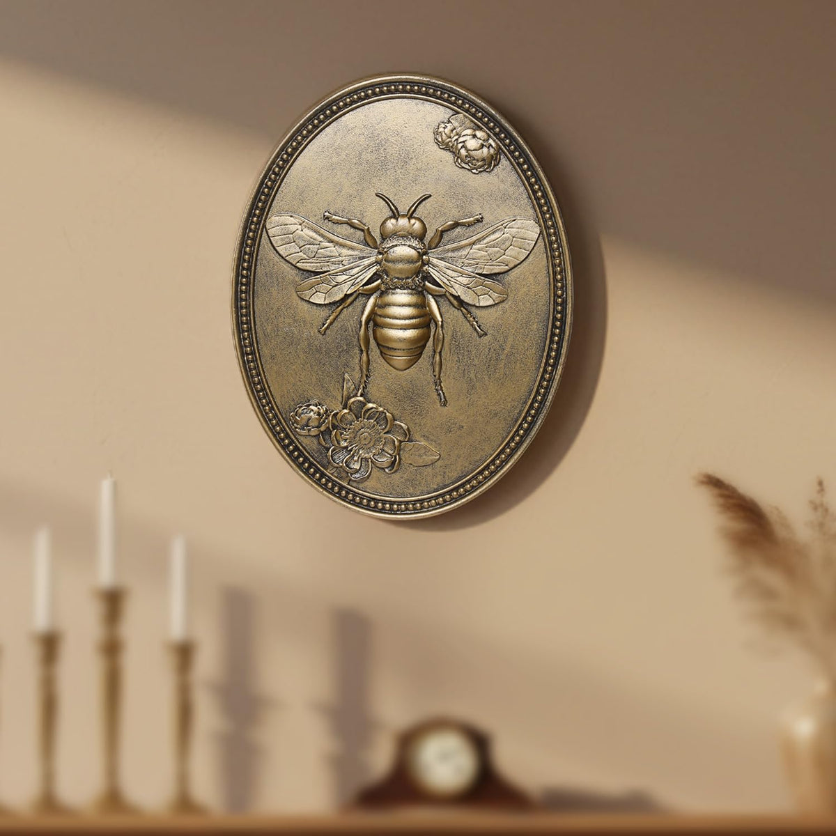 Newinhome Vintage Bee Wall Sculpture oval frame adds retro elegance to any wall