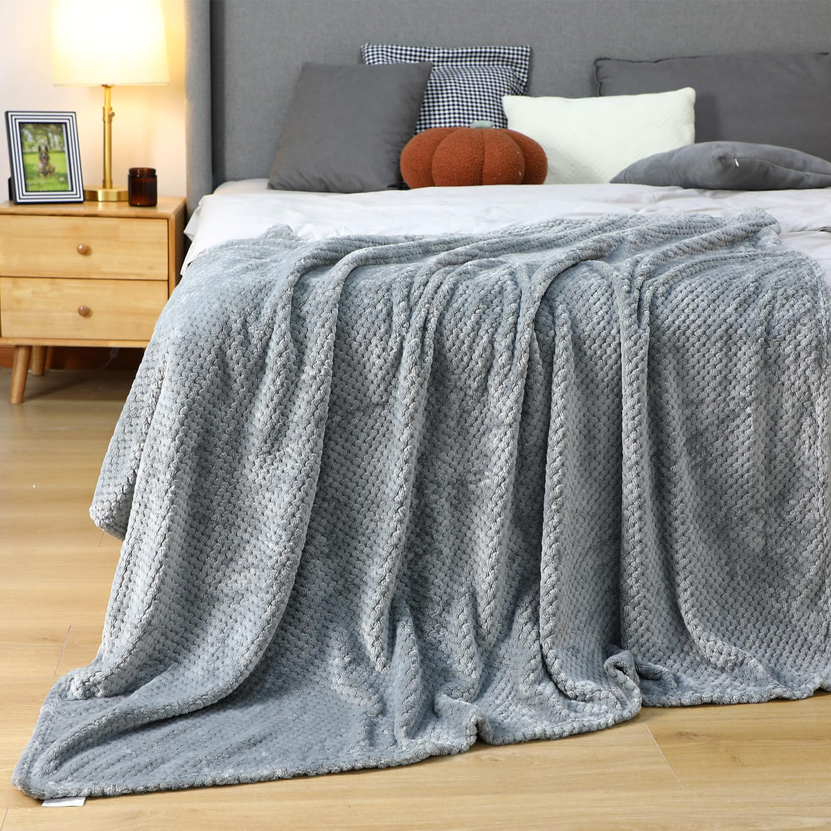 Newwiee blanket 50x60 inch coverage ideal for cuddling