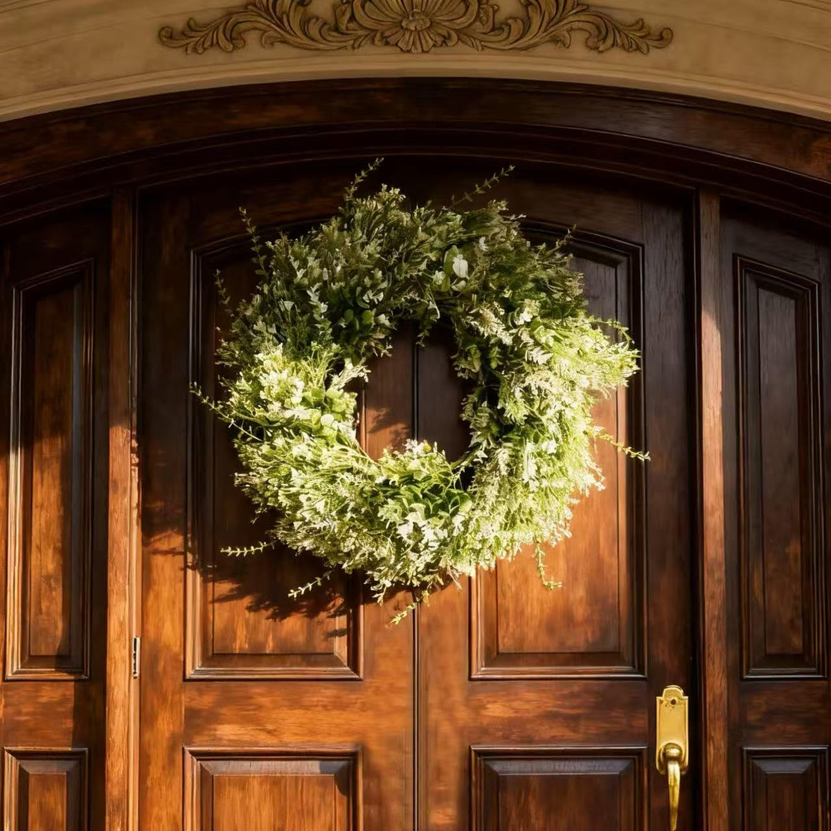 NIOPELO eucalyptus wreath suitable for indoor and outdoor display