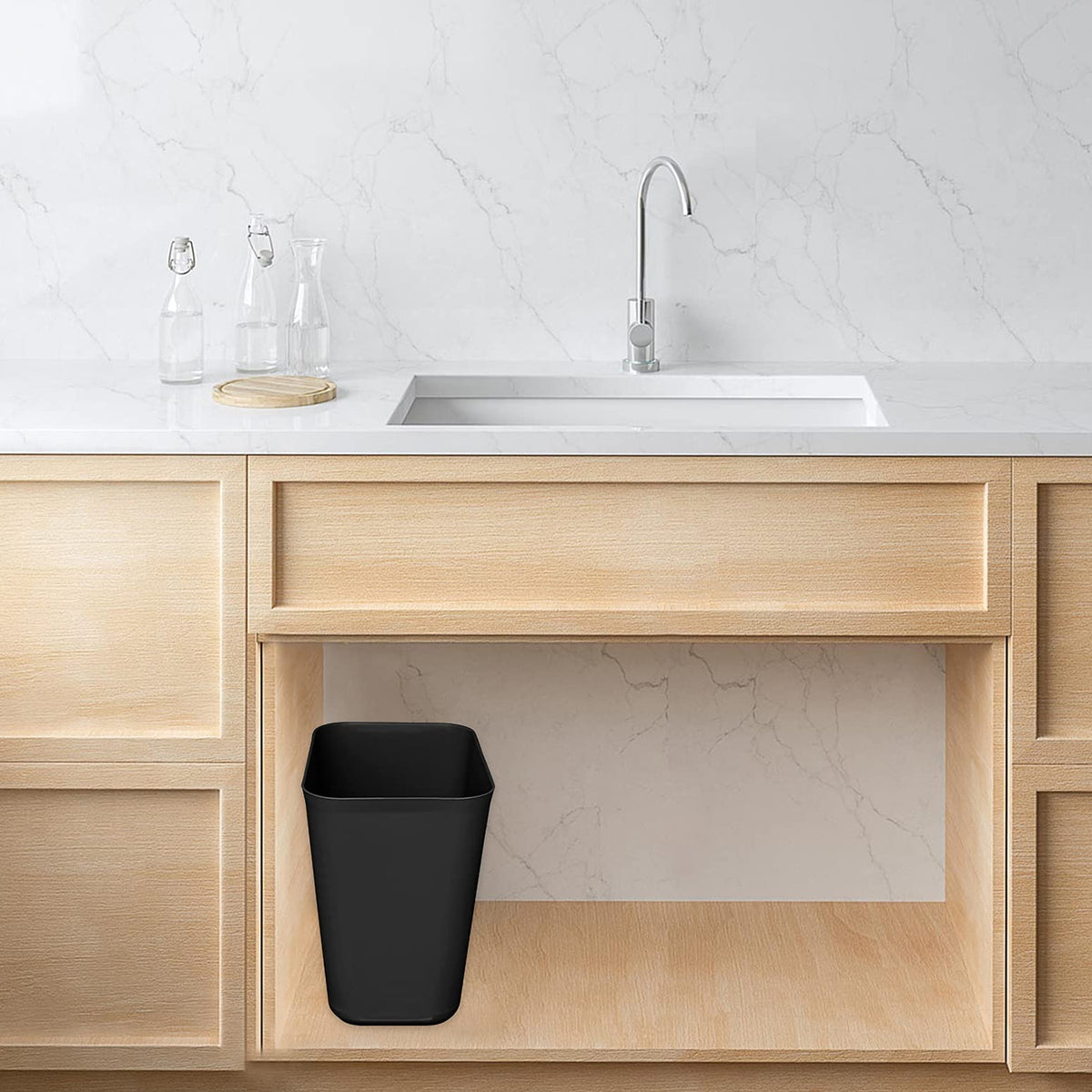Nipogear 3.5-gallon wastebasket with durable plastic for daily use.