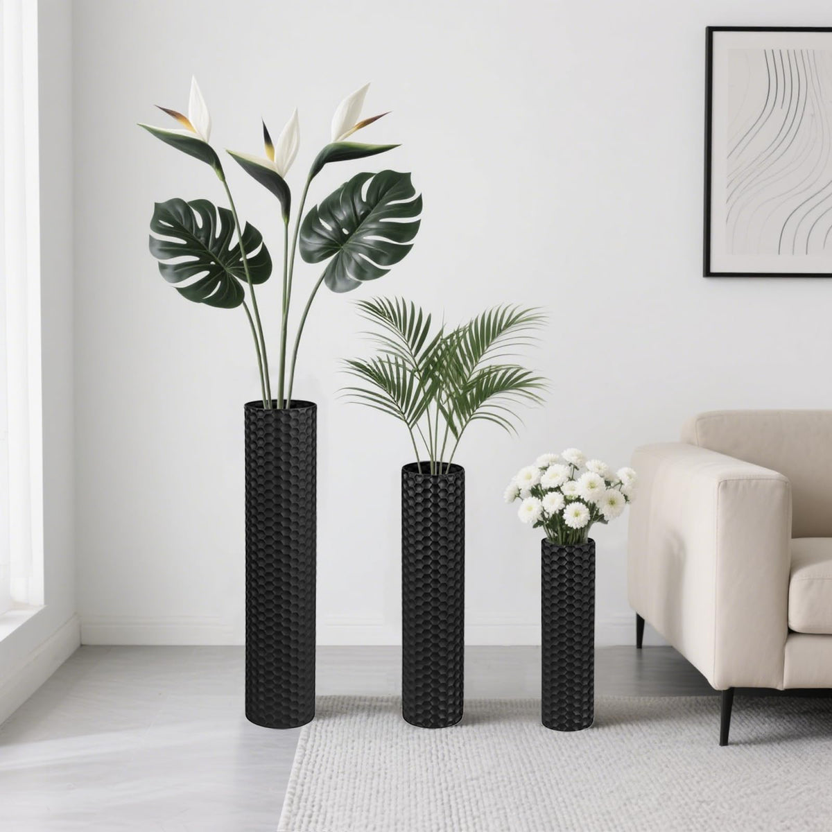 NOLIPED three-piece set shows different heights for layered displays