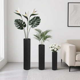 NOLIPED three-piece set shows different heights for layered displays