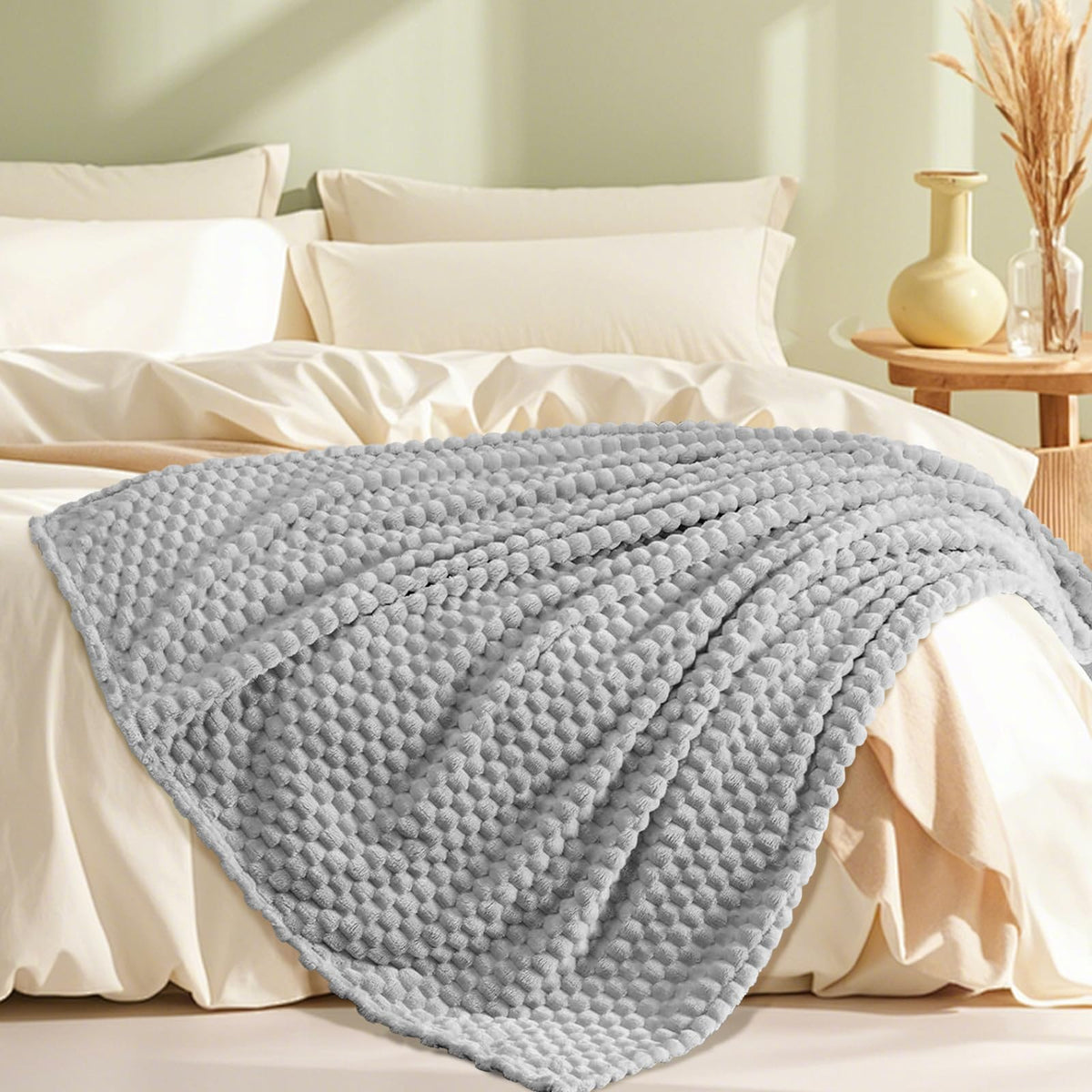 NovaSunrise pet bed-friendly blanket keeps pets warm and snug