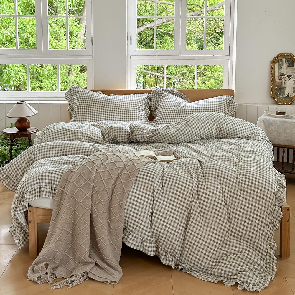 NSNLGSGC Taupe gingham palette creates a warm, inviting retreat.