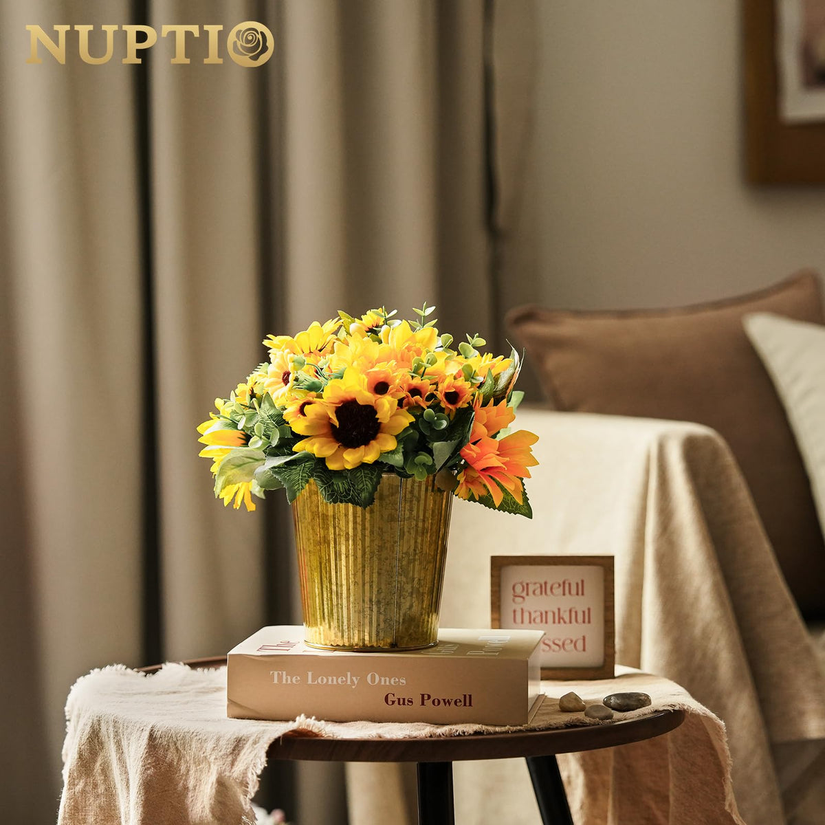 NUPTIO 5 inch ribbed vase ideal for small bouquets on home tables