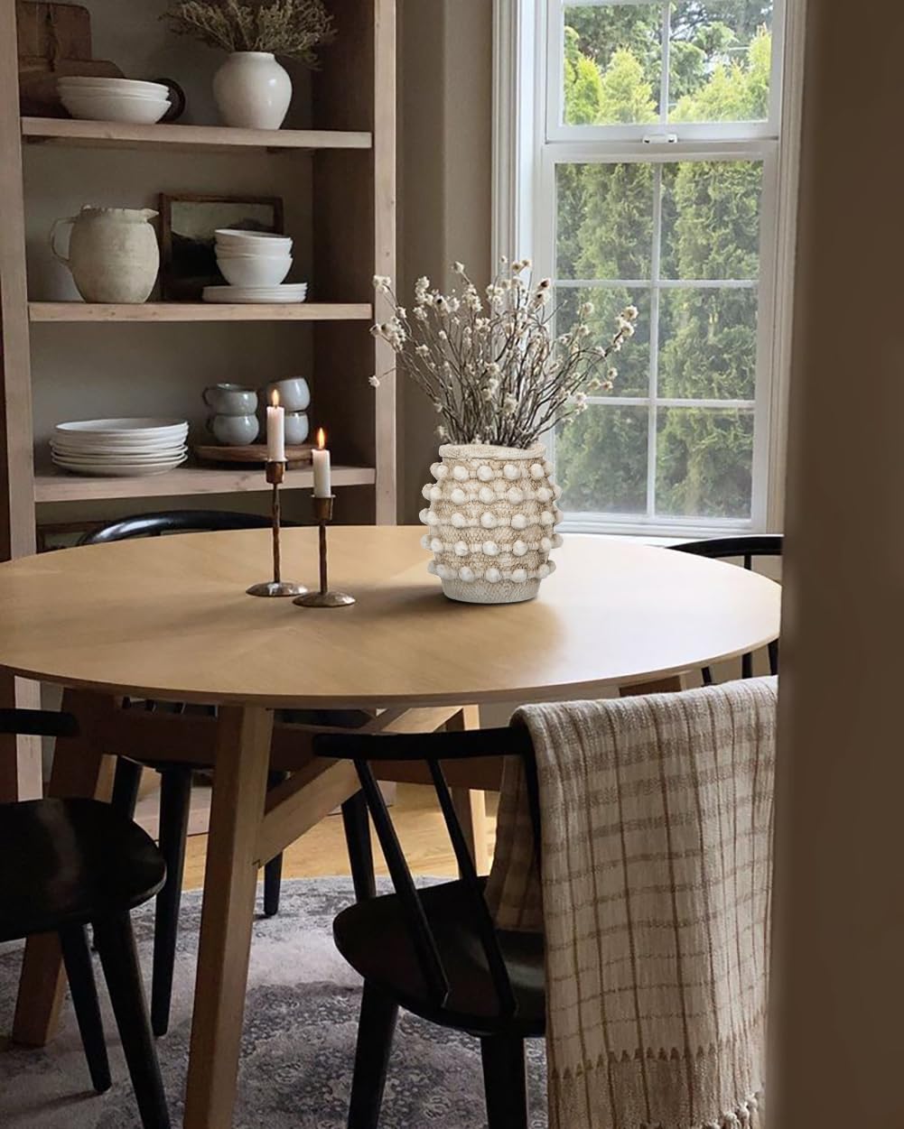 Oairse Pampas grass arrangement in the vase on a living room table