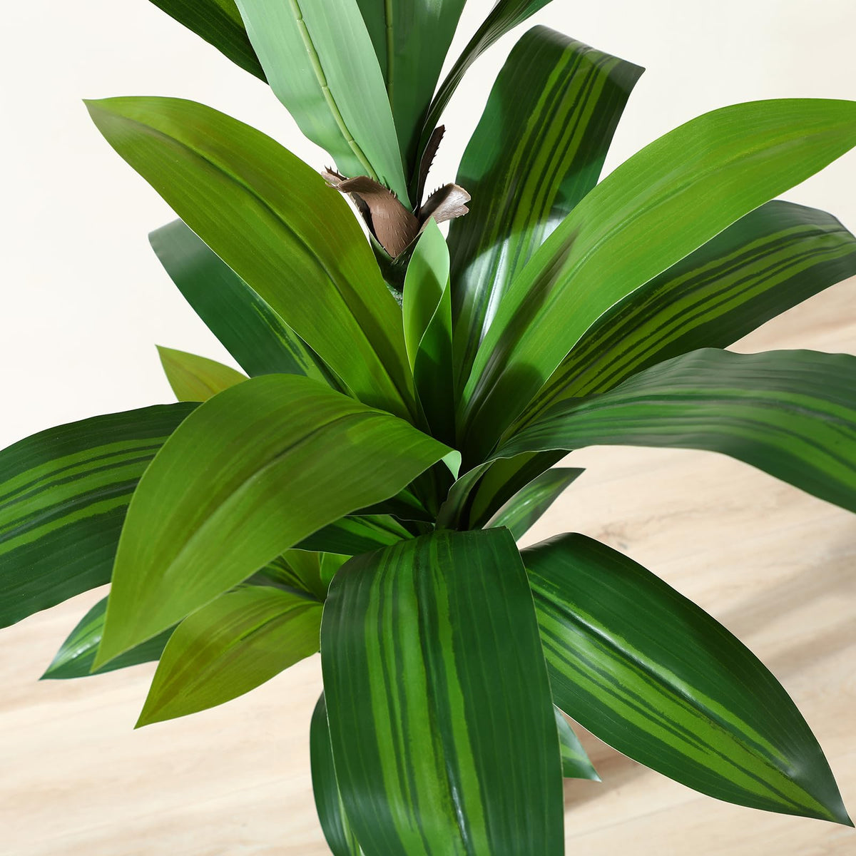 OAKRED artificial dracaena tree trunks closeup highlights durable polyester build.