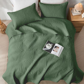 OARAGE Included shams 20x26 complete the set for coordinated bedding.