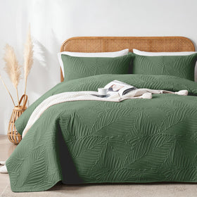 OARAGE Queen Quilt olive green – soft, breathable surface.