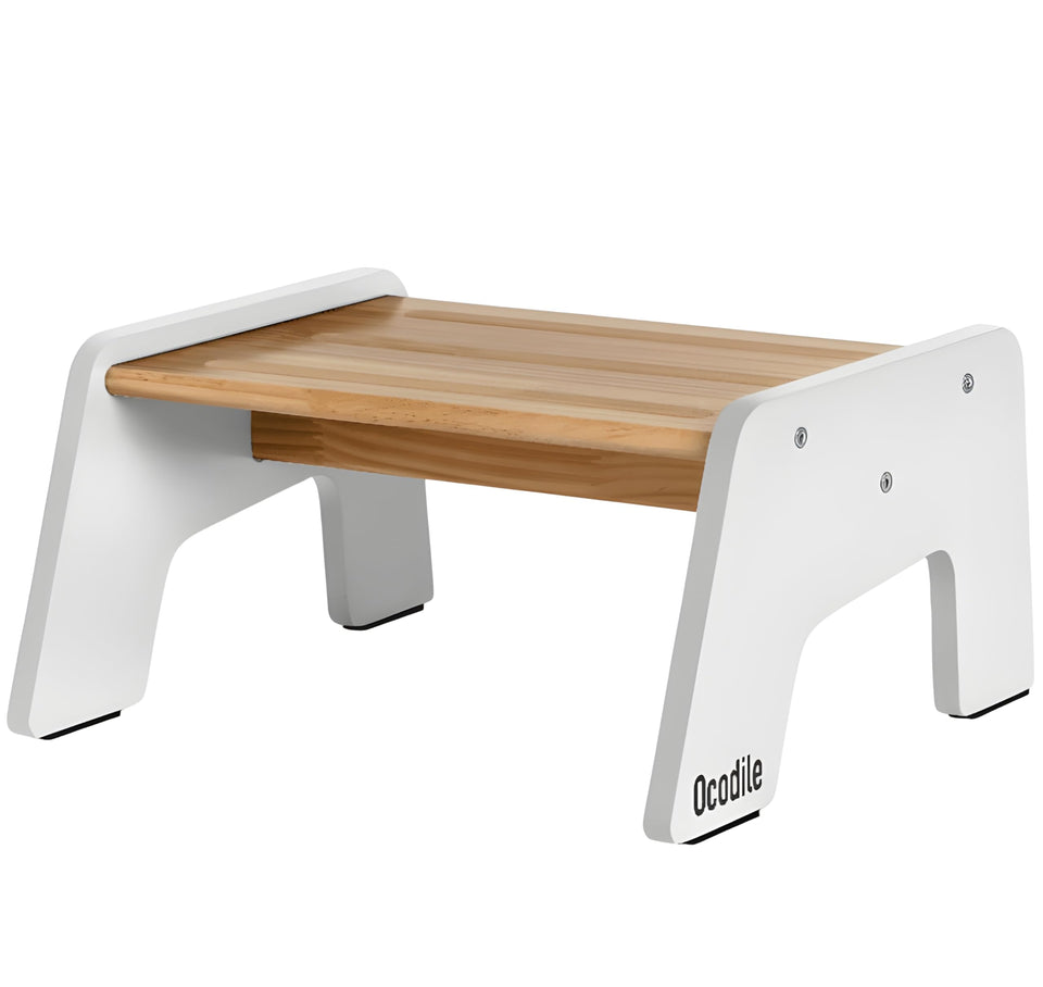 OCODILE 1-Step Stool with included tools for quick setup in minutes.