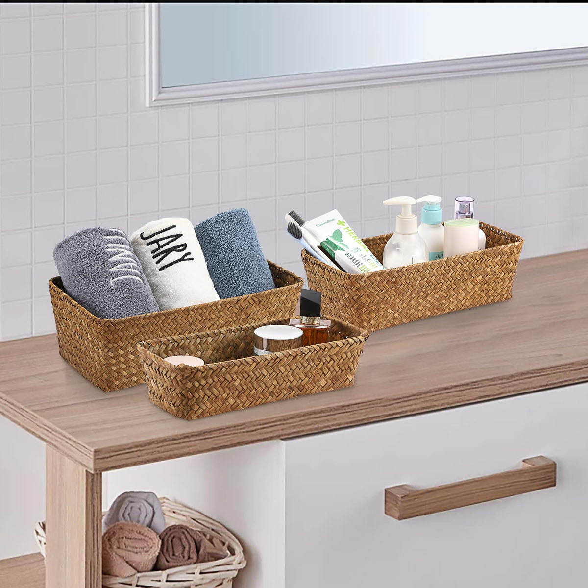 OGANAZI 3 natural wicker basket large ideal for blankets and books.