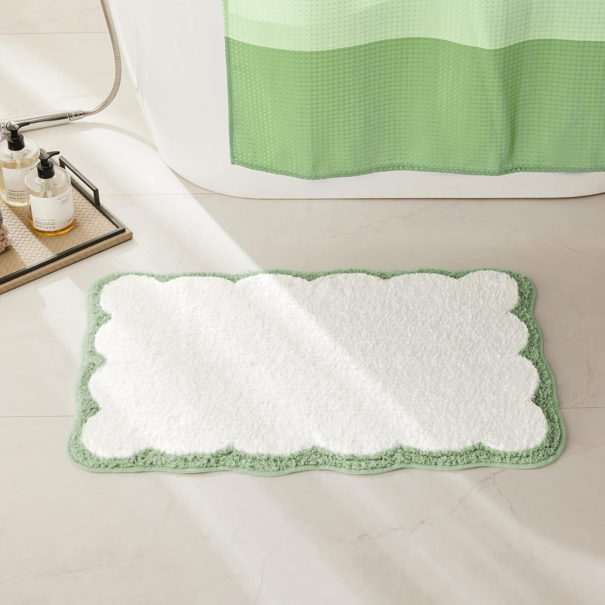 Ohocut anti-slip backing keeps this mat stable on wet bathroom floors.