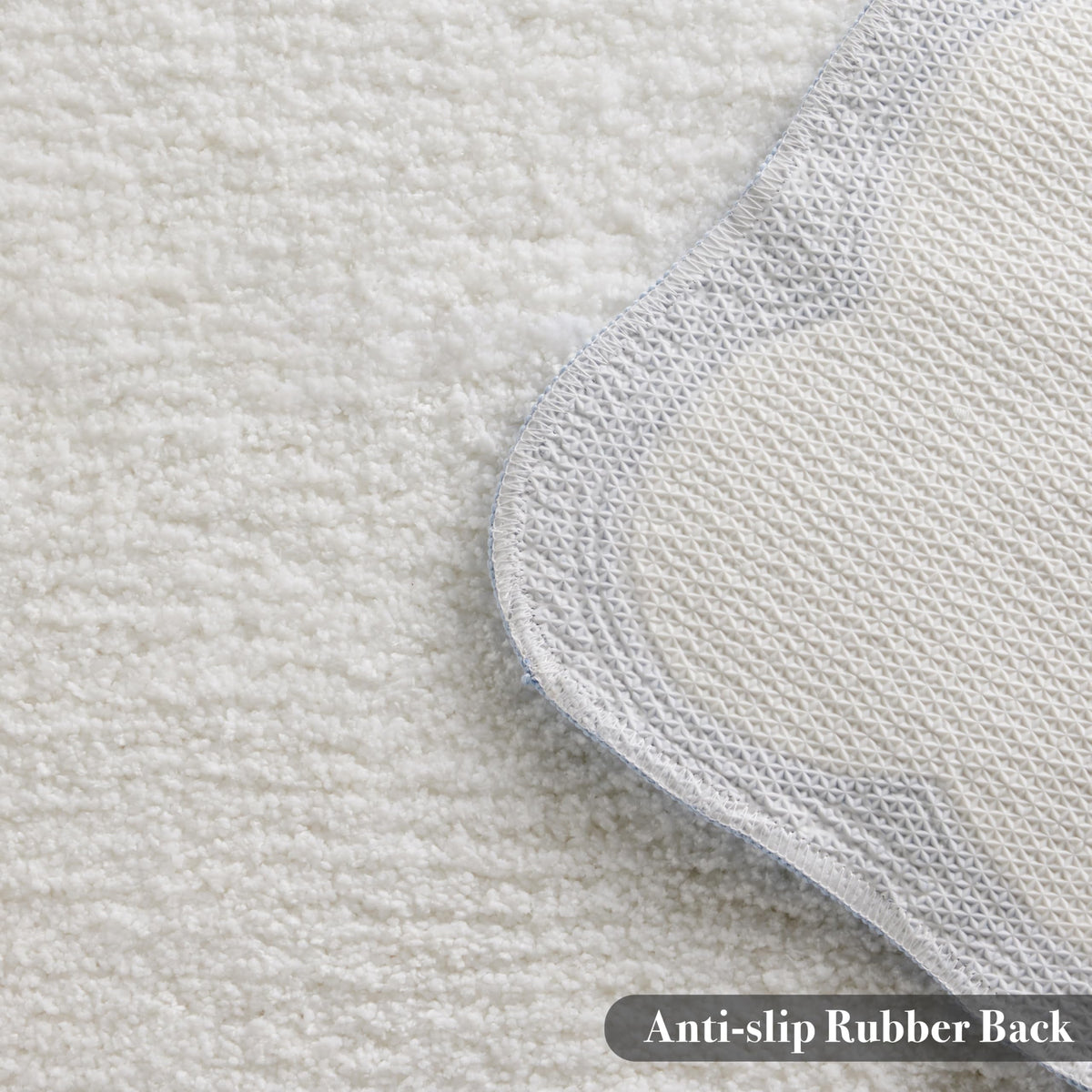 Ohocut blue scalloped piping bath rug adds a playful decor accent.