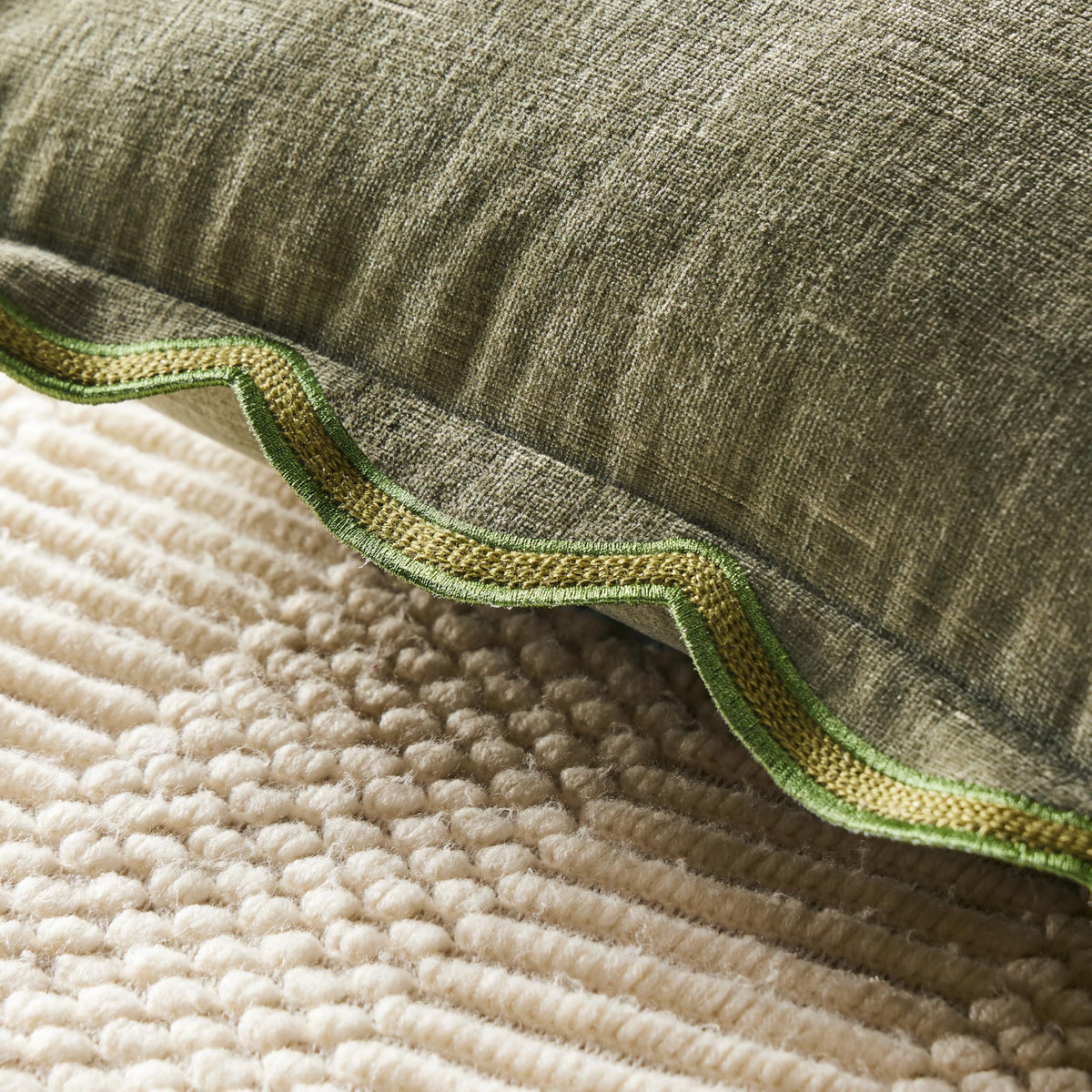 Ohocut easy-care pillow cover remains vibrant after gentle machine wash