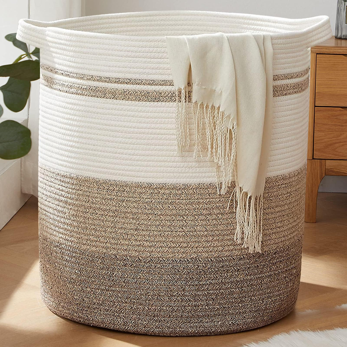 OIAHOMY 115L front view shows gradient yellow basket ideal for blankets and toys.
