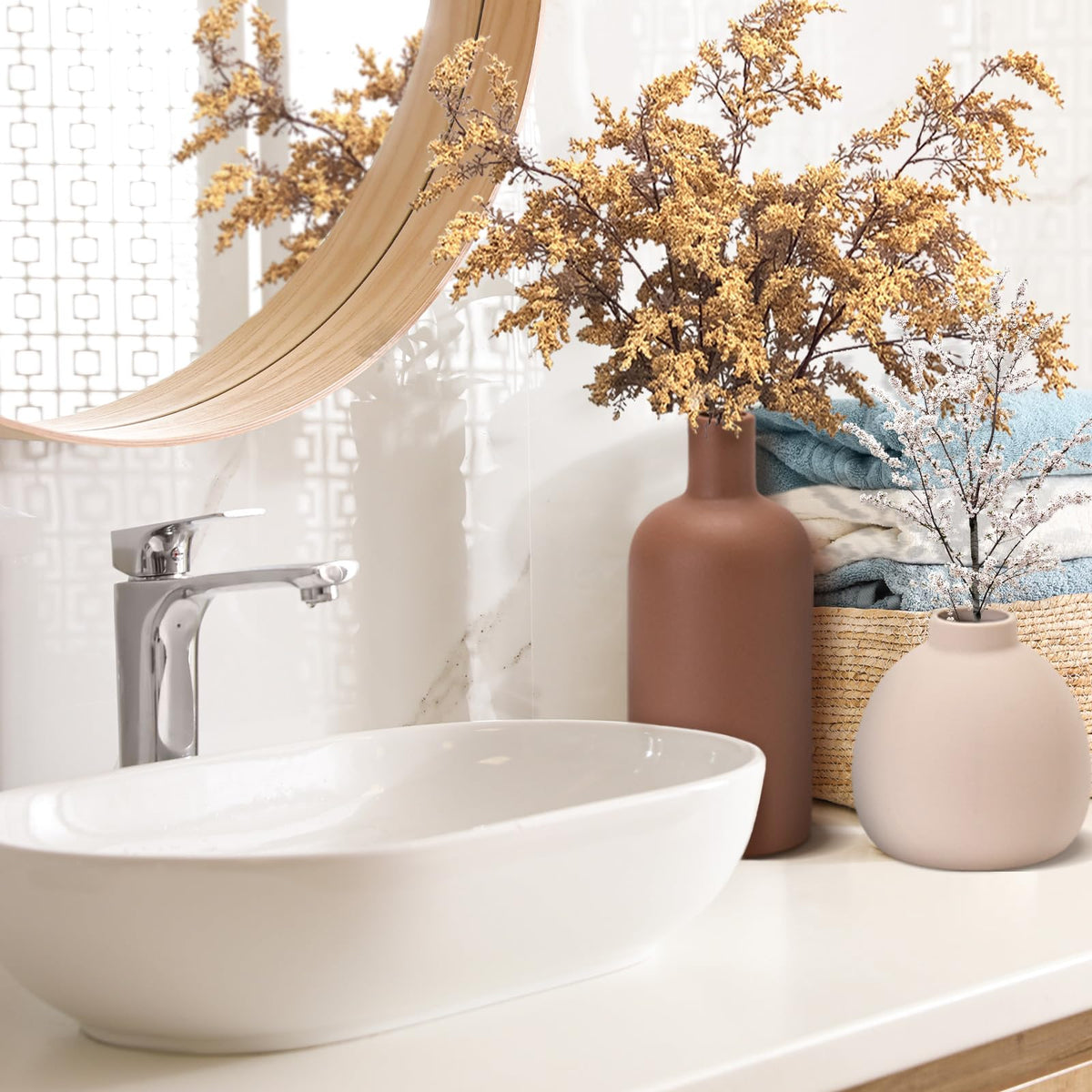 OLACHIKKO neutral vases showcased with dried flowers for natural texture.
