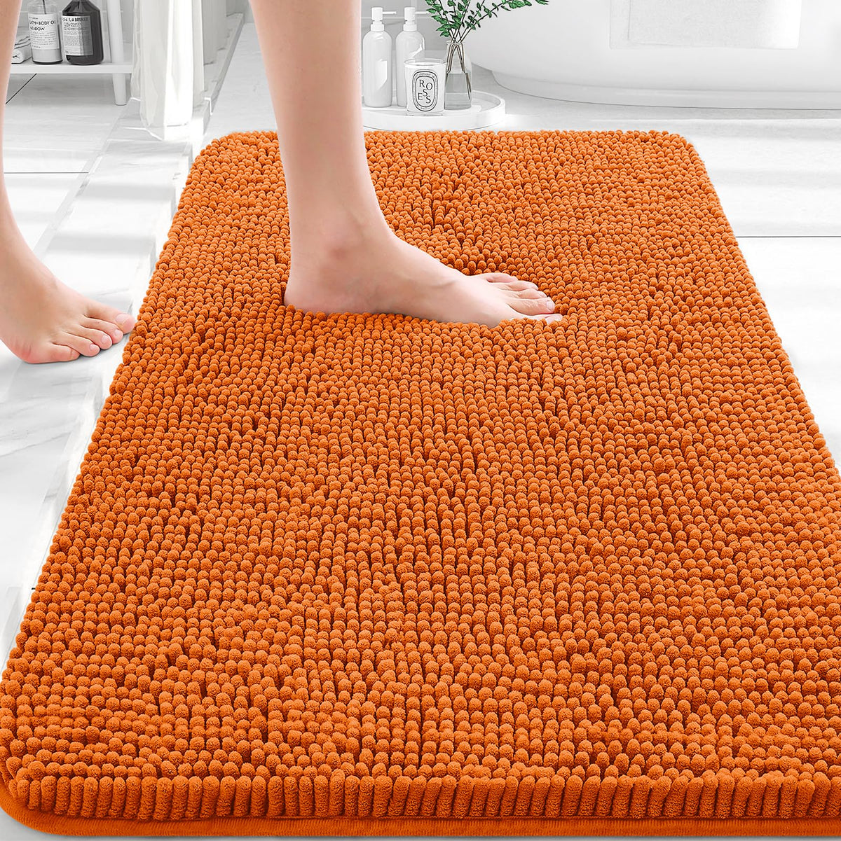 OLANLY bath rug 30x20 chenille delivers soft, inviting comfort for bare feet.