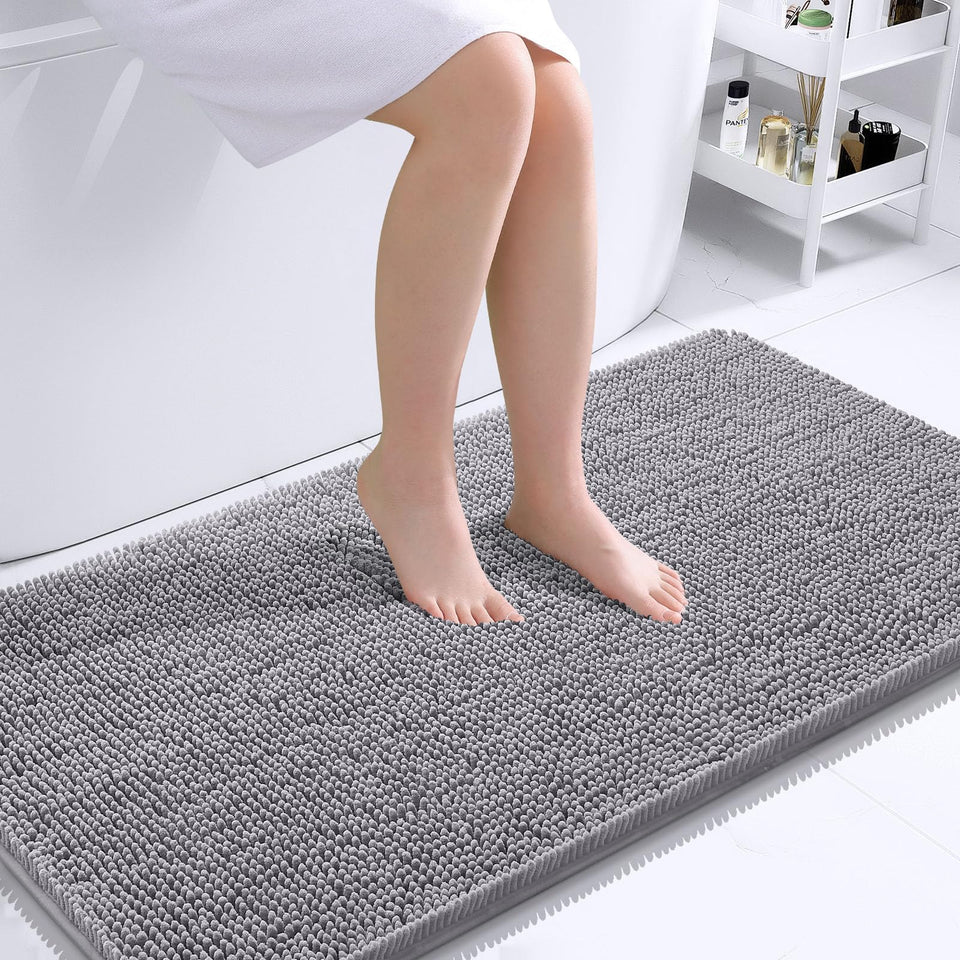 OLANLY bathroom rug soft chenille in grey delivers plush comfort for chilly mornings.