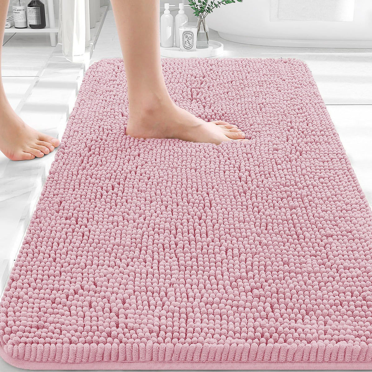 OLANLY bathroom rug chenille soft closeup for cozy, plush feet.