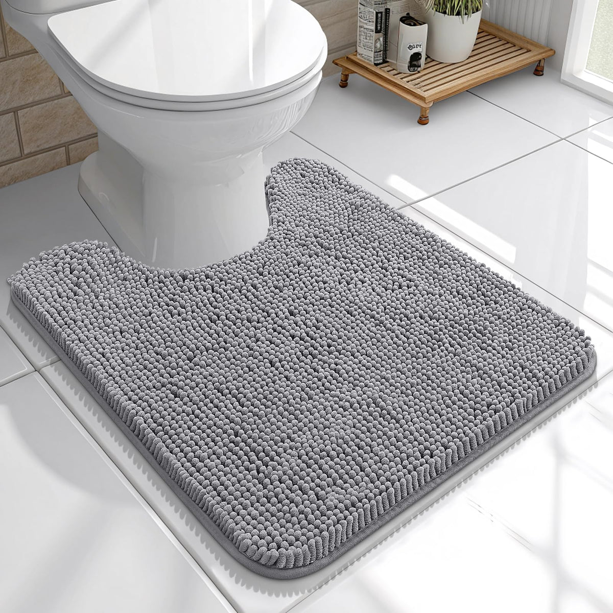 OLANLY U-shaped toilet rug front view with plush chenille for cosy feet.