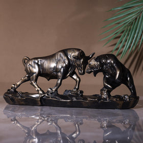 oliruim bull market figurine on desk promotes focus