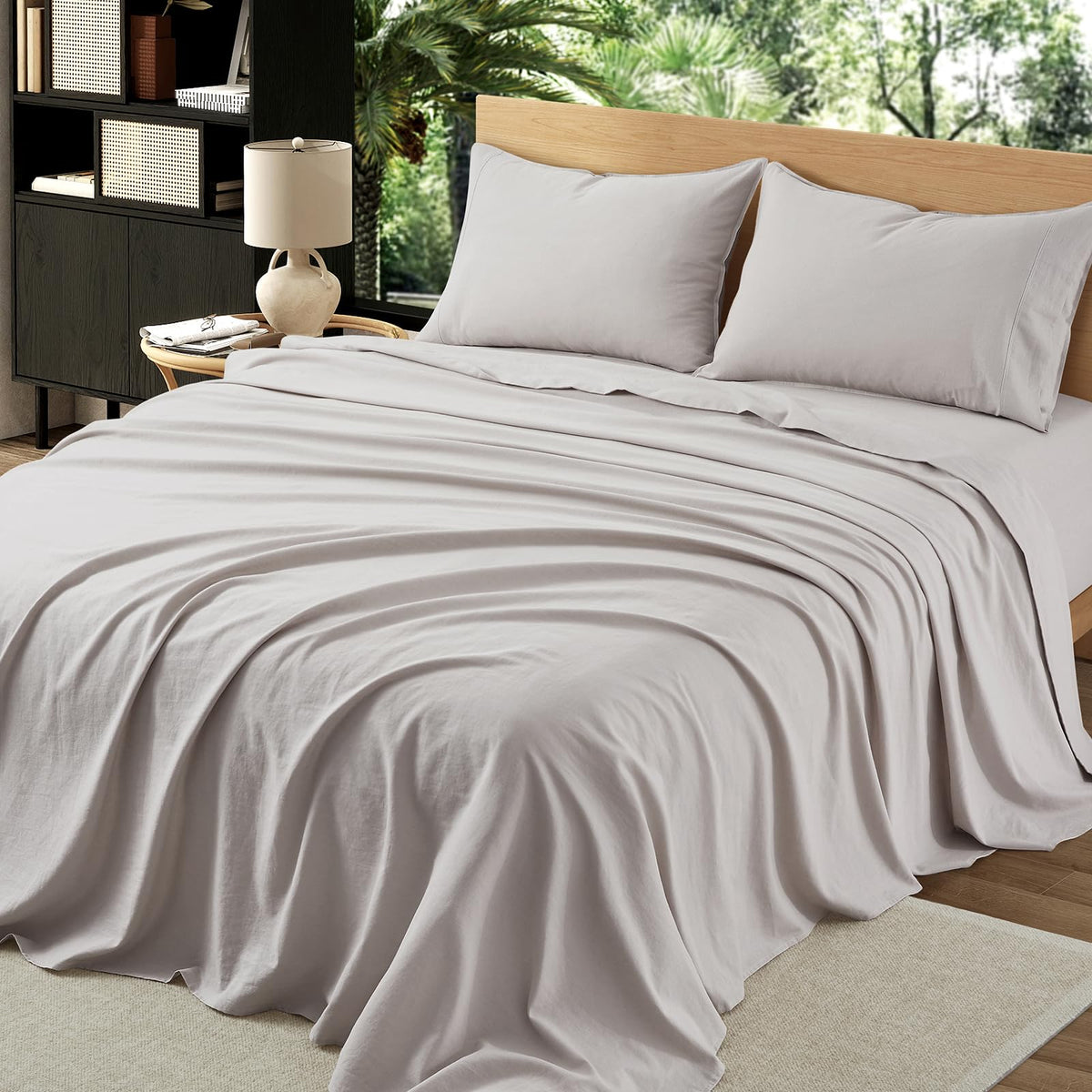 OnlySet 16-pocket fitted sheet demonstrates secure fit on deep mattresses.