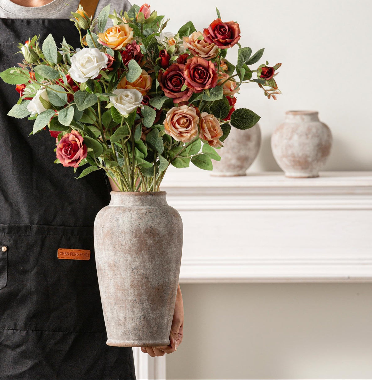 OOIT 11-inch top view vase, a versatile centerpiece for any room.
