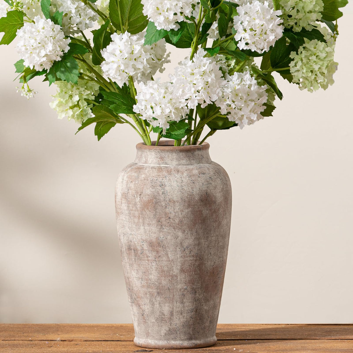 OOIT 11-inch vase, ideal for housewarming gifts and special occasions.